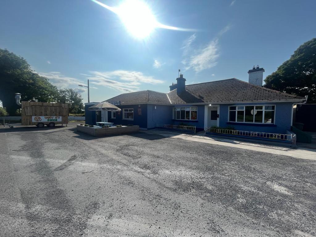 Yeats Lodge Self Catering Apartment And Bar 戈尔韦 外观 照片