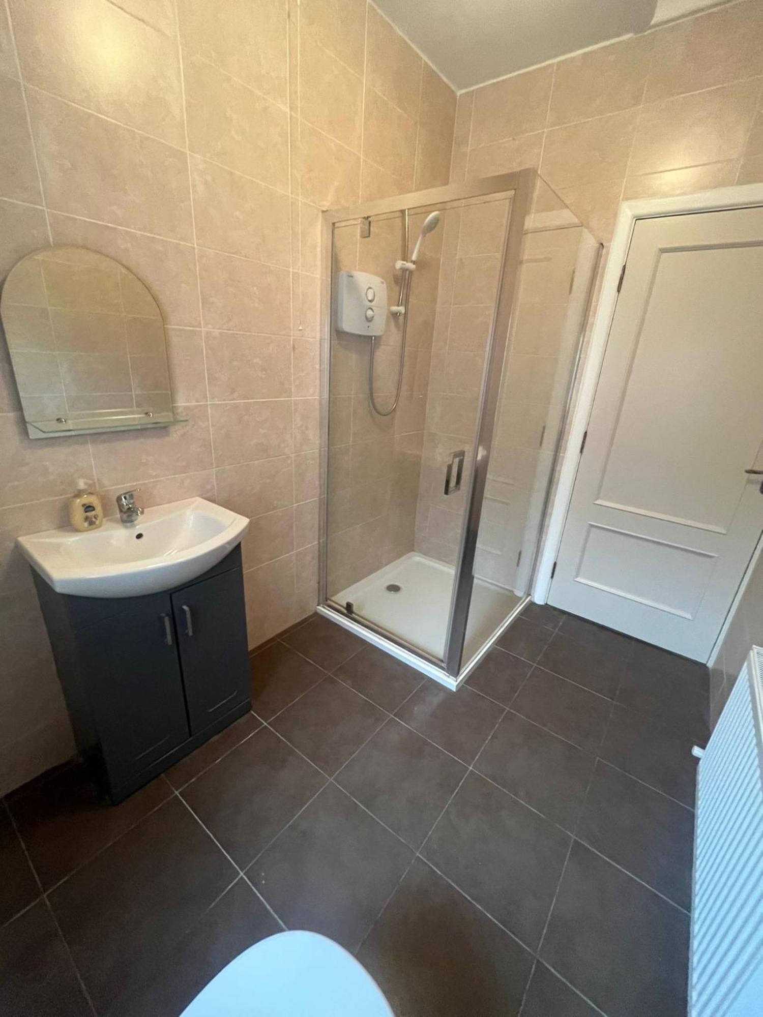 Yeats Lodge Self Catering Apartment And Bar 戈尔韦 外观 照片
