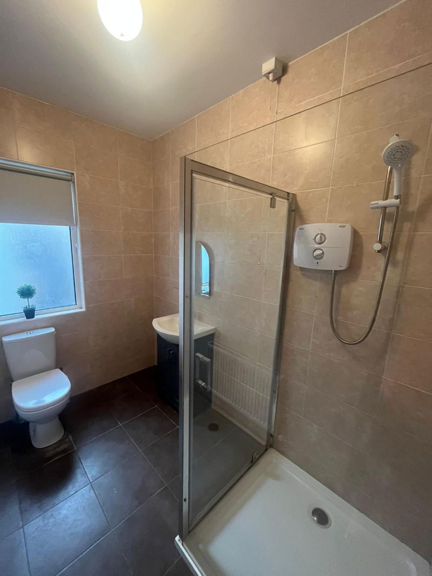 Yeats Lodge Self Catering Apartment And Bar 戈尔韦 外观 照片